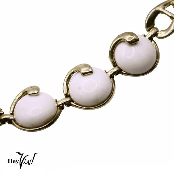 Vintage 50s White Thermoset Necklace Choker with Curved Setting 16" - Hey Viv - Picture 2 of 5